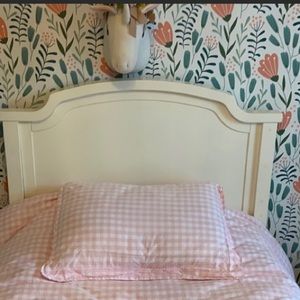 Pottery barn light pink gingham twin duvet set